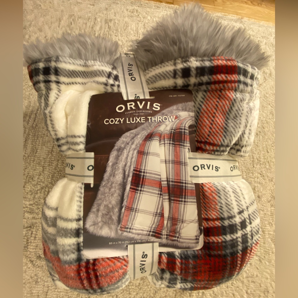 Orvis Cozy Luxe Throw - New with Tags 60”x70” - Red and White Plaid - Very Warm!